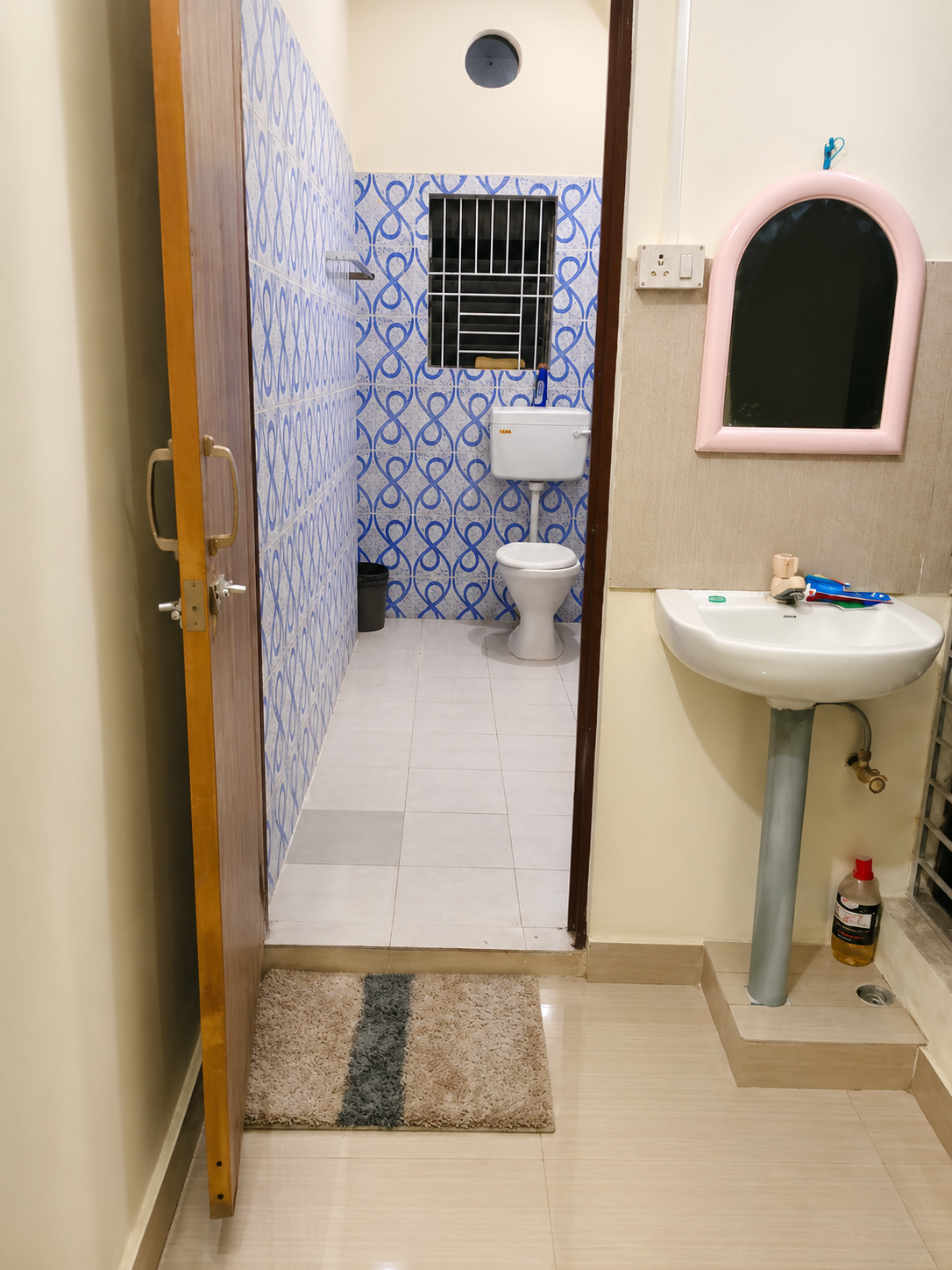 2BHK AC Unit 2 on 2nd floor at Nahor Homestay